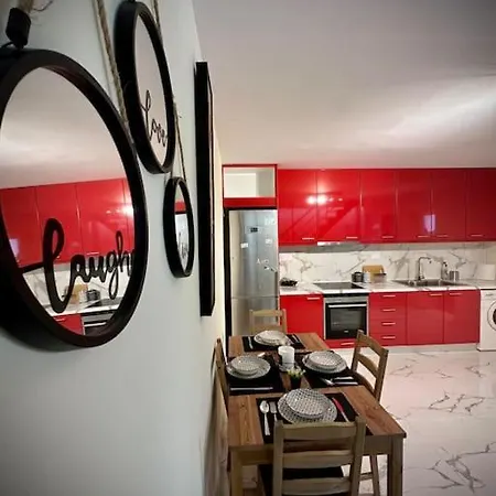 Апартаменты Red Harmony By The Sea Pool And Balcony