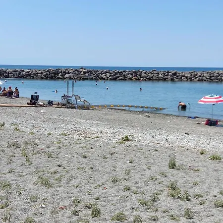 Apartamento Red Harmony By The Sea Pool And Balcony