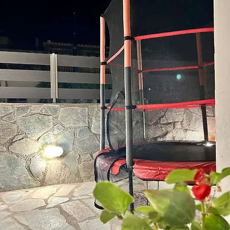 Apartment Red Harmony By The Sea Pool And Balcony