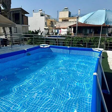 Red Harmony By The Sea Pool And Balcony Apartment *