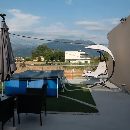 Red Harmony By The Sea Pool And Balcony Διαμέρισμα *