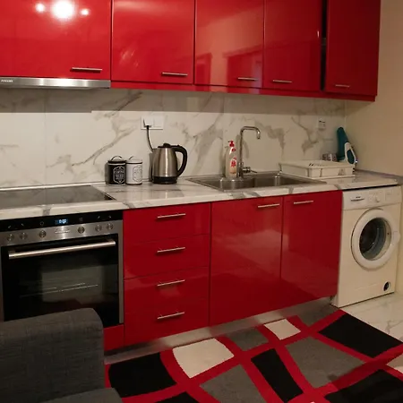 Red Harmony By The Sea Pool And Balcony Appartamento *