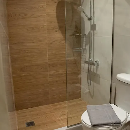 Red Harmony By The Sea Pool And Balcony Appartamento Kalamata