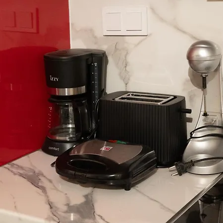 Red Harmony By The Sea Pool And Balcony Διαμέρισμα *