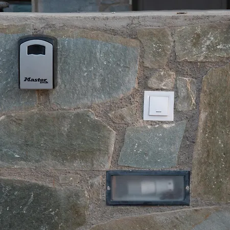 Red Harmony By The Sea Pool And Balcony *