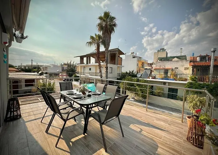 Red Harmony By The Sea Pool And Balcony