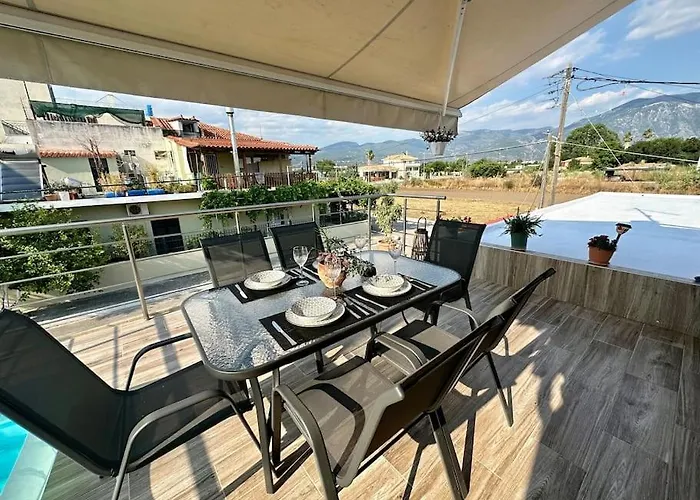 아파트 Red Harmony By The Sea Pool And Balcony *