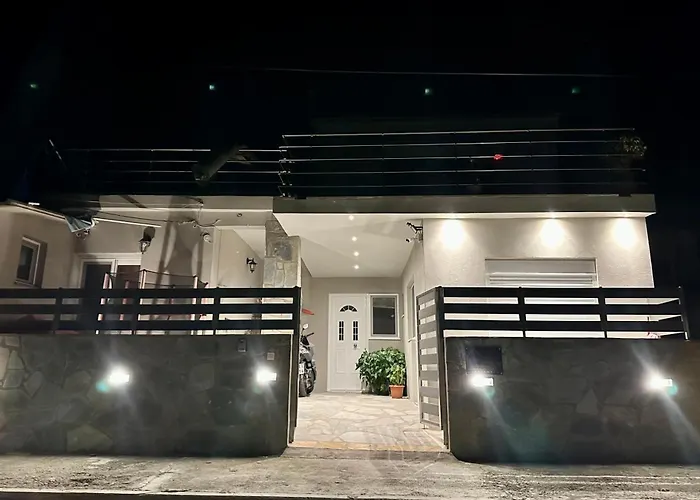 Red Harmony By The Sea Pool And Balcony * 칼라마타