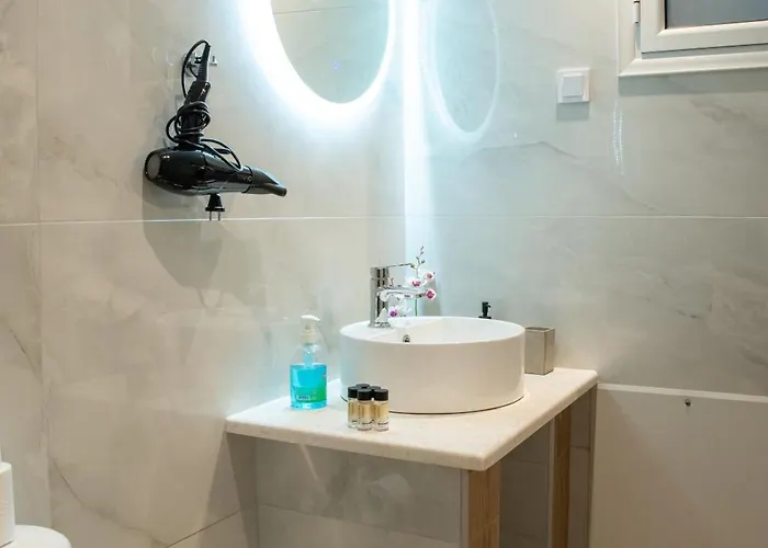 Red Harmony By The Sea Pool And Balcony 아파트 *