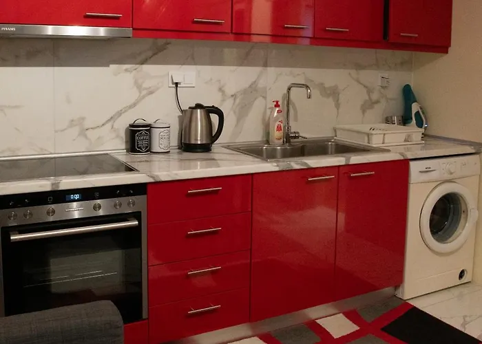 Red Harmony By The Sea Pool And Balcony 아파트 *