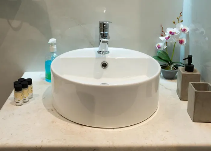 Red Harmony By The Sea Pool And Balcony *