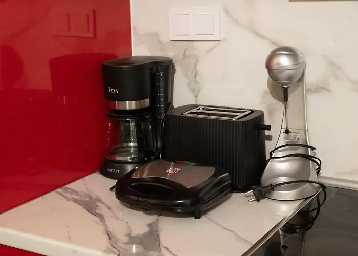 Red Harmony By The Sea Pool And Balcony 아파트 *