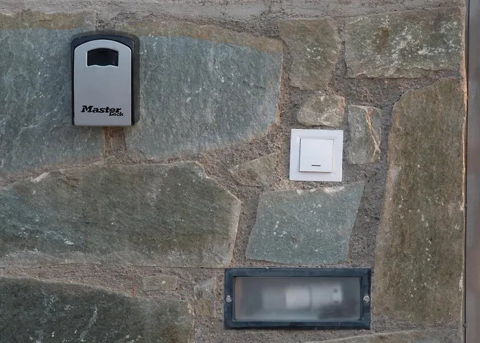 Red Harmony By The Sea Pool And Balcony *